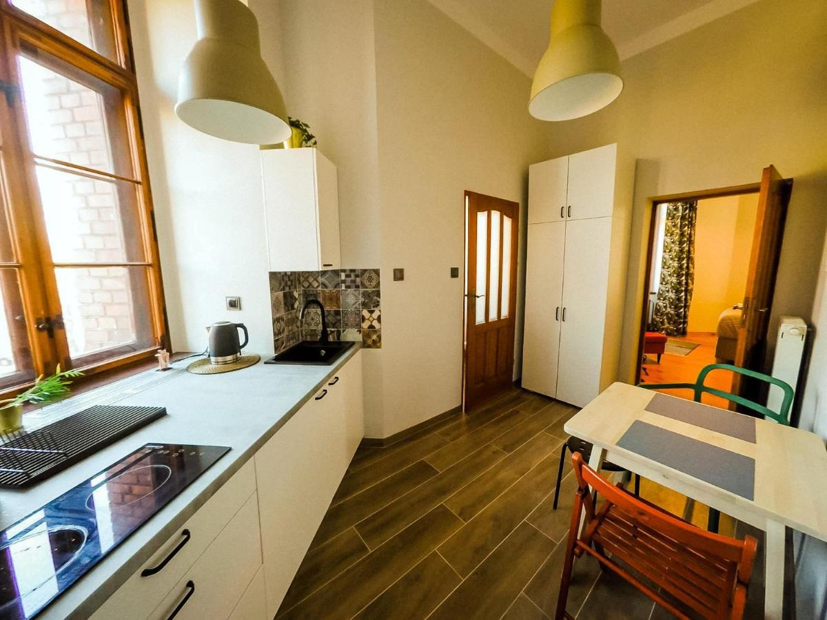 Apartamenty W Wiezy Свидница Экстерьер фото