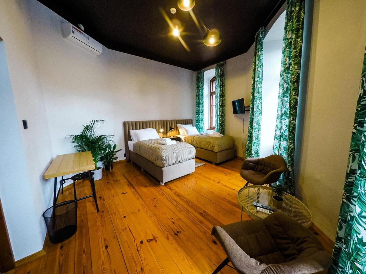 Apartamenty W Wiezy Свидница Экстерьер фото