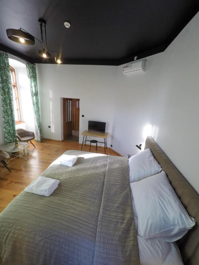 Apartamenty W Wiezy Свидница Экстерьер фото